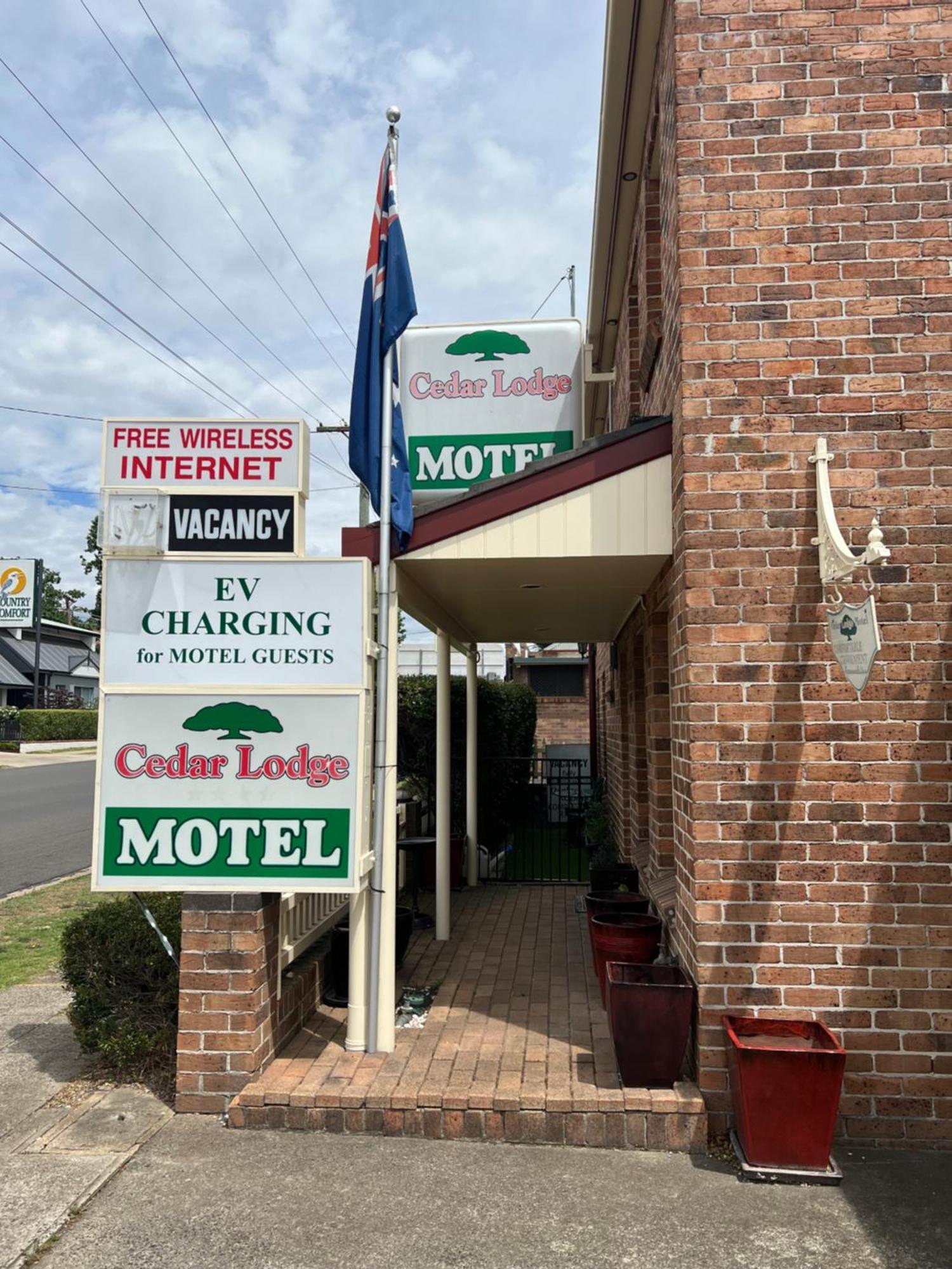 Cedar Lodge Motel Armidale Dış mekan fotoğraf